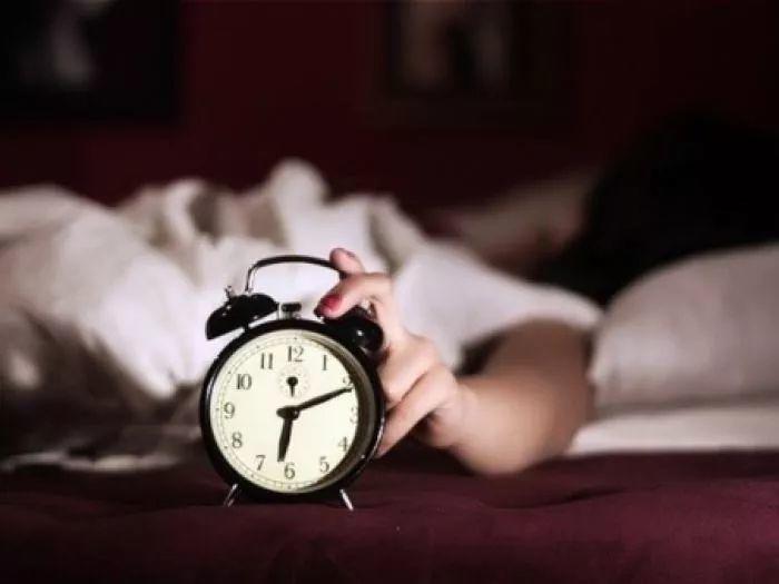 NMN为什么能改善睡眠问题？